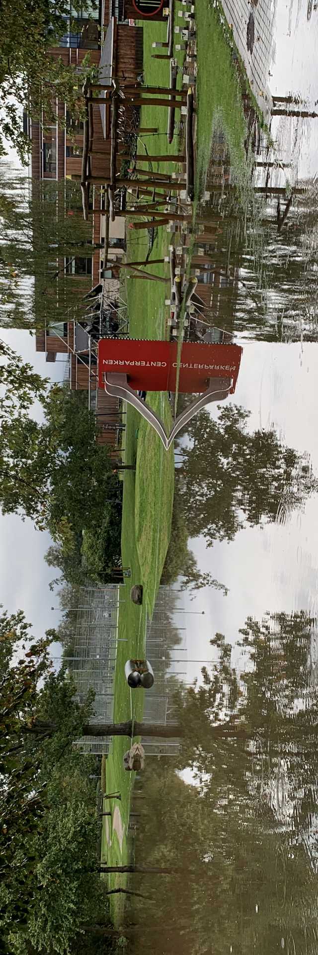 Vand på legeplads - på afstand